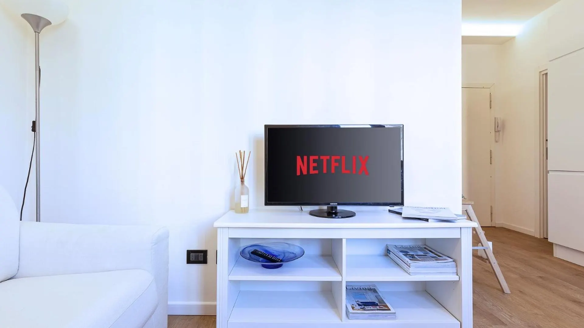 Milano - Porta Romana Free Wi-Fi, Netflix Italy